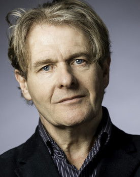 Robert Bathurst