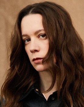 Chloe Pirrie